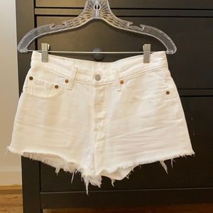 Levi’s 501 Denim Short - white size 26